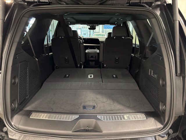 Used 2026 Chevrolet Tahoe High Country AWD/4WD image 45