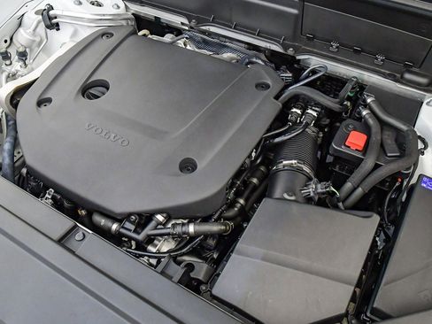 Certified 2025 Volvo XC90 B6 Ultra w/ Protection Package Premier image 26