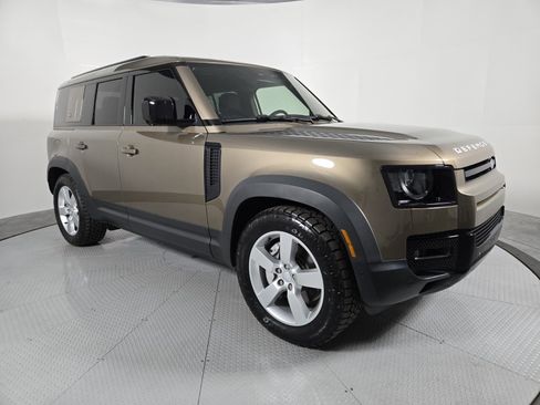 Used 2023 Land Rover Defender 110 SE image 15