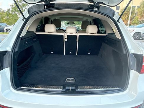 Used 2018 Mercedes-Benz GLC 300 4MATIC w/ Multimedia Package image 29