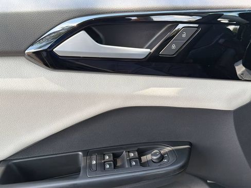 New 2026 Volkswagen Taos S FWD image 21