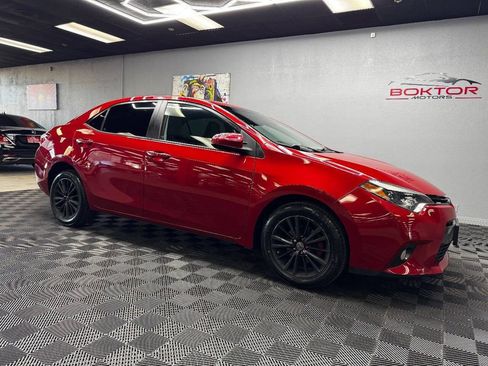 Used 2016 Toyota Corolla LE FWD image 2