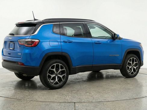 Used 2025 Jeep Compass Limited AWD/4WD image 9