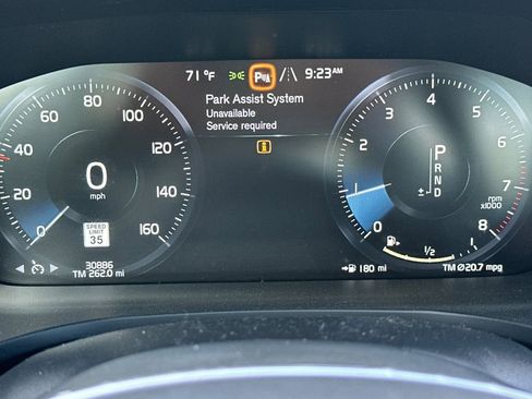 Used 2019 Volvo S60 T5 R-Design image 23