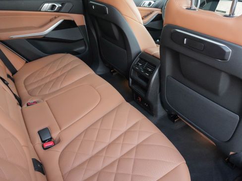 Used 2025 BMW X5 xDrive40i w/ Executive Package image 33