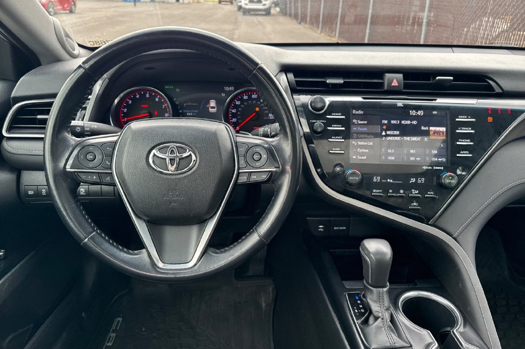 Used 2019 Toyota Camry XSE FWD image 18