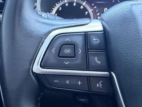 Used 2023 Toyota Highlander XLE FWD image 30