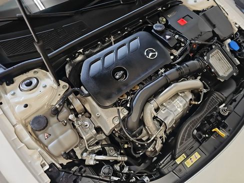 Used 2025 Mercedes-Benz CLA 250 4MATIC image 31