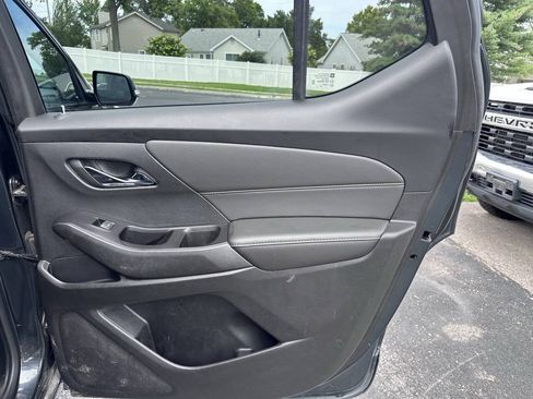 Used 2020 Chevrolet Traverse RS w/ LPO, Floor Liner Package AWD/4WD image 13