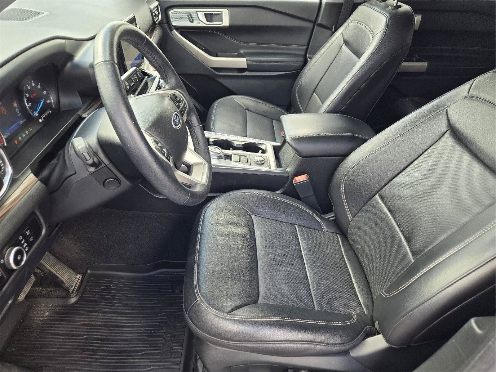 Used 2023 Ford Explorer Limited w/ Equipment Group 301A AWD/4WD image 11