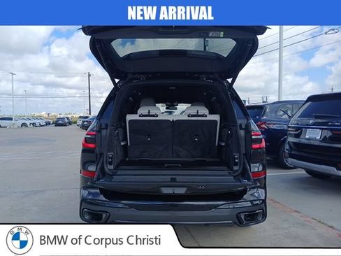Used 2026 BMW X7 xDrive40i AWD/4WD image 9