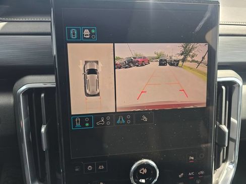 New 2026 GMC Acadia Elevation w/ Elevation Premium Package FWD image 17