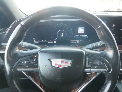 Used 2022 Cadillac Escalade Premium Luxury image 14
