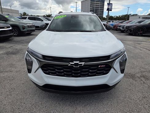Used 2025 Chevrolet Trax RS w/ Driver Confidence Package FWD image 18