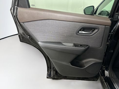 Used 2023 Nissan Rogue SV image 25