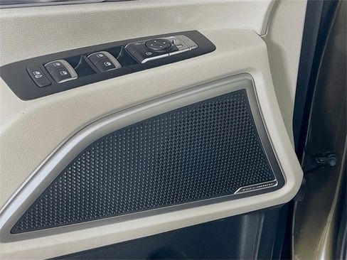 Used 2023 Kia Telluride EX w/ EX Captain's Chair Package image 20