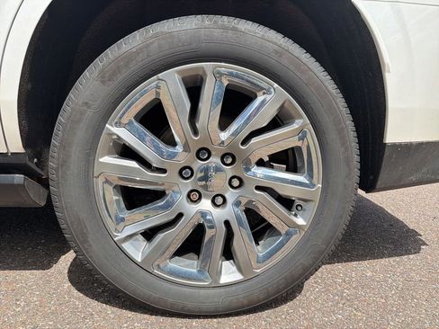 Used 2021 GMC Yukon Denali w/ Denali Premium Package AWD/4WD image 10