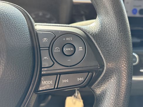 Used 2025 Toyota Corolla LE FWD image 19
