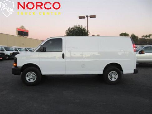 Used 2016 Chevrolet Express 2500 image 5