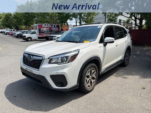 Used 2020 Subaru Forester Premium AWD/4WD image 1
