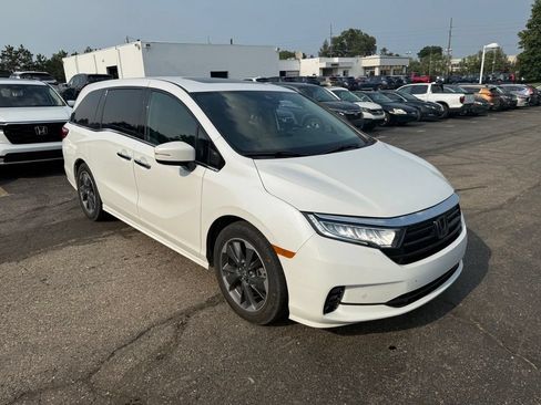 Used 2022 Honda Odyssey Elite image 4