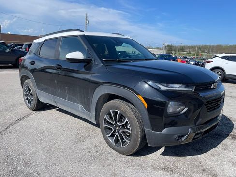 Used 2021 Chevrolet TrailBlazer ACTIV w/ Sun and Liftgate Package image 2