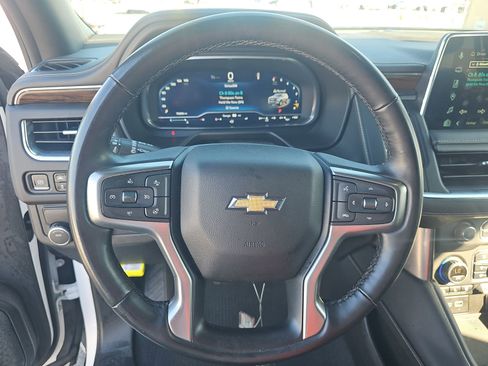 Used 2023 Chevrolet Suburban Premier image 7