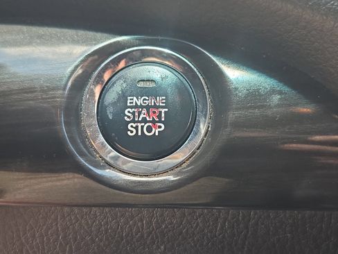 Used 2013 Kia Sorento EX w/ EX V6 Premium Pkg AWD/4WD image 20
