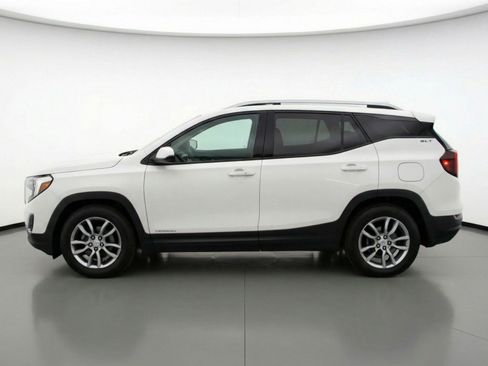 Used 2024 GMC Terrain SLT image 5