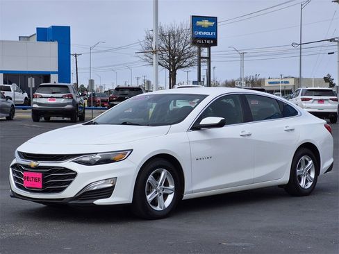 Used 2024 Chevrolet Malibu LS w/ LPO, Floor Liner Package image 3