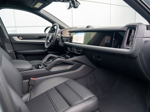 New 2026 Porsche Cayenne S image 26