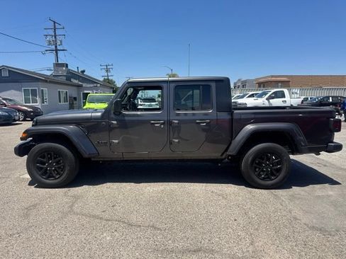 Used 2022 Jeep Gladiator Sport AWD/4WD image 8