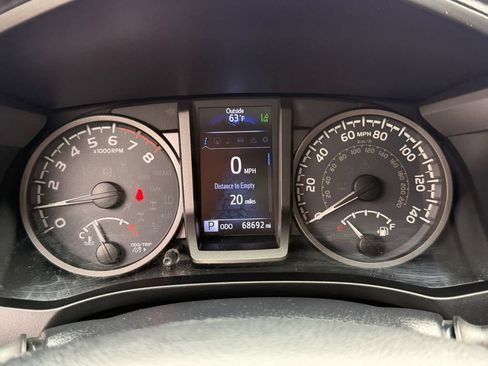 Used 2019 Toyota Tacoma TRD Sport w/ Technology Package AWD/4WD image 31