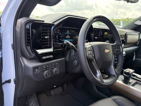 New 2026 Chevrolet Silverado 1500 High Country w/ Technology Package AWD/4WD image 14
