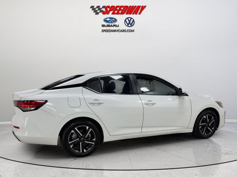 Used 2025 Nissan Sentra SV FWD image 5