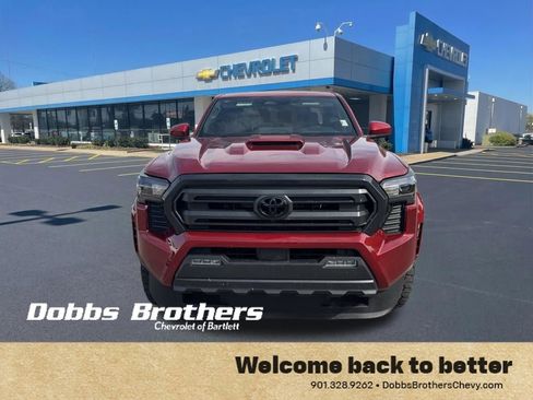 Used 2024 Toyota Tacoma TRD Sport AWD/4WD image 2