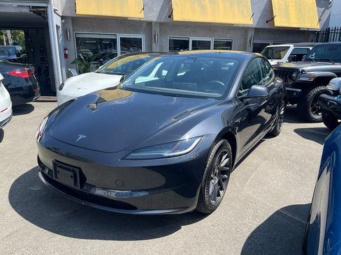 Used 2025 Tesla Model 3 RWD image 1
