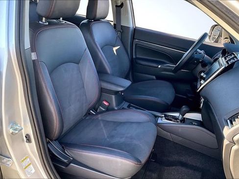 Used 2025 Mitsubishi Outlander Sport AWD image 27