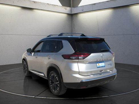 Used 2025 Nissan Rogue Platinum w/ Platinum Premium Package AWD/4WD image 6