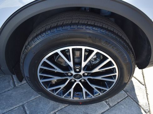 New 2025 Ford Escape Base w/ PHEV Premium Package image 4