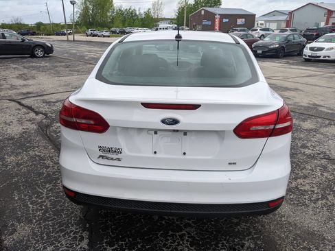 Used 2017 Ford Focus SE w/ Interior Protection Package FWD image 4