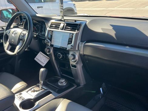 Used 2022 Toyota 4Runner SR5 Premium image 12