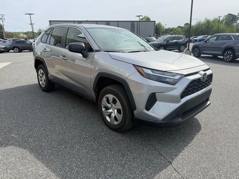 Used 2023 Toyota RAV4 LE image 9