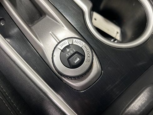 Used 2020 Nissan Pathfinder S image 19