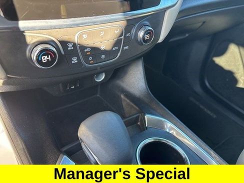 Used 2022 Chevrolet Traverse LS image 24