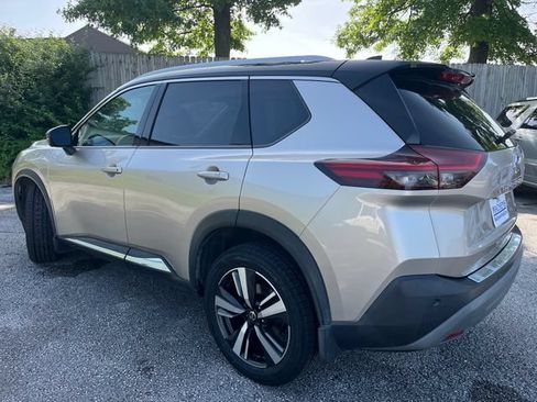 Used 2021 Nissan Rogue SL w/ Premium Package FWD image 3