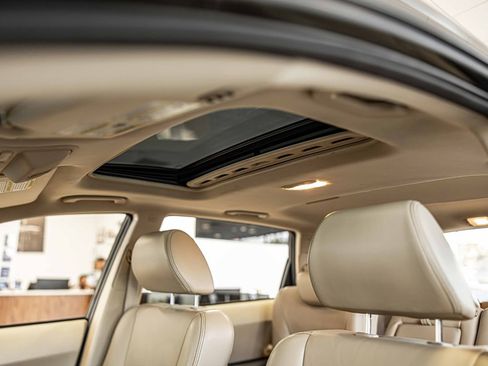 Used 2010 Subaru Tribeca Limited image 21