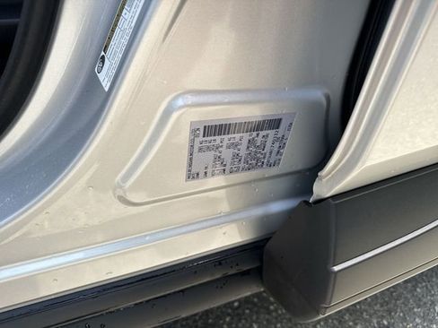 Used 2024 Nissan Rogue S image 33