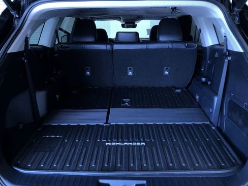 Used 2022 Toyota Highlander XLE image 32