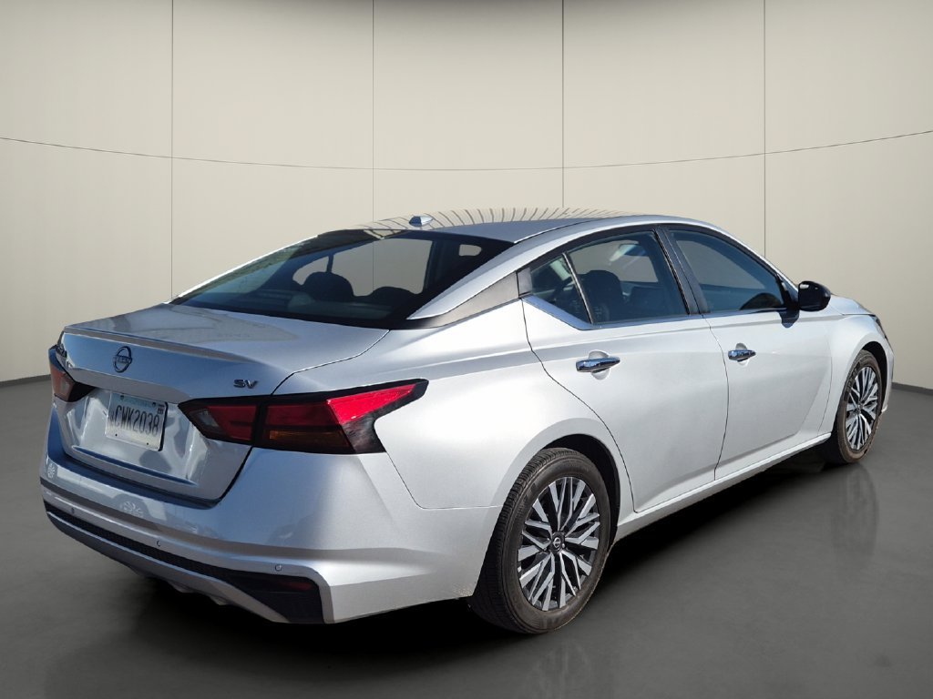Used 2024 Nissan Altima 2.5 SV FWD image 7